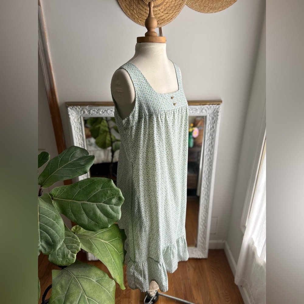 Rare Vintage 1940’s Mint Floral Day Dress w/ Buttons & Pocket